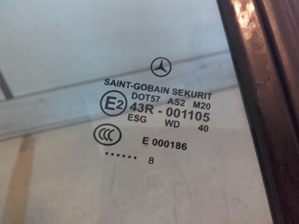 фото №3, Mercedes slk r171 lift стекло правый задняя 08