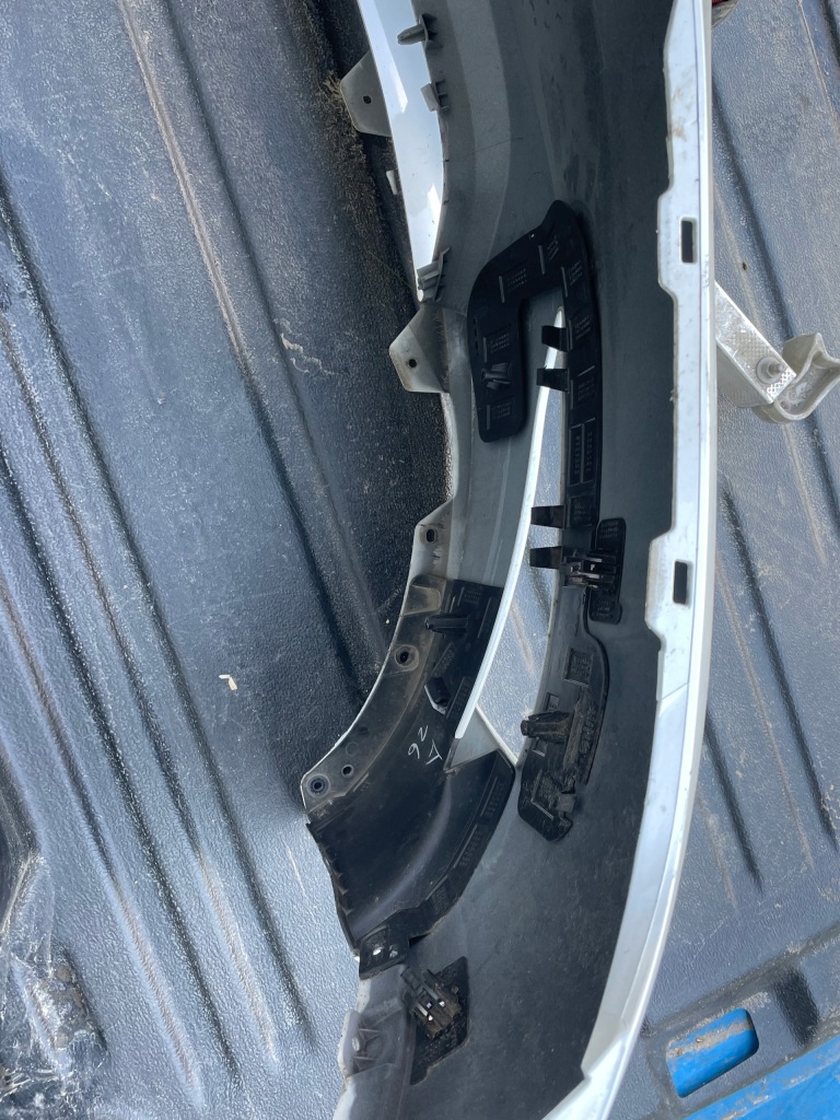 Бампер перед передній tesla model y 1540100-00-b pdc bez ремонт Зі Шроту