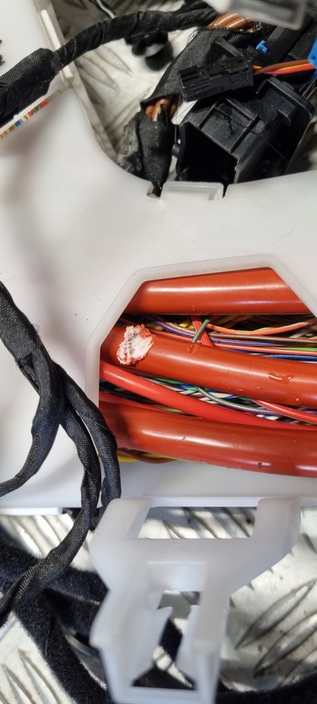 фото №12, Bmw оригинальный номер 5a68282 4' g26 i4 жгут электропроводка кабины автомобиля e40 2023 rok