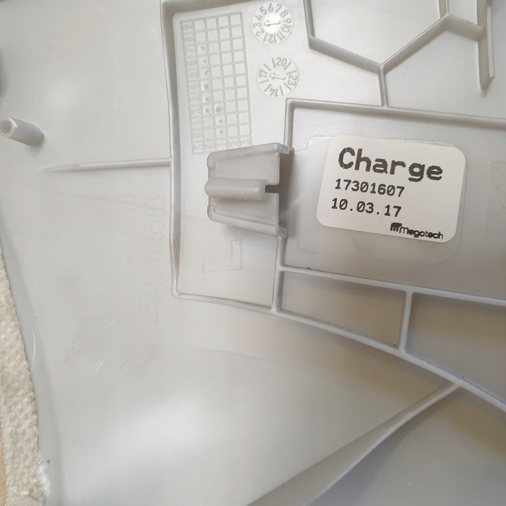 фото №8, Обивка защита стойка volkswagen оригинальный номер 3g5867241