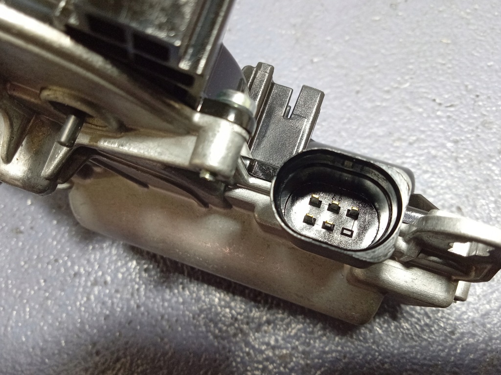 фото №5, Audi q4 e-tron замок крышки багажника доводчик 3g0827887c