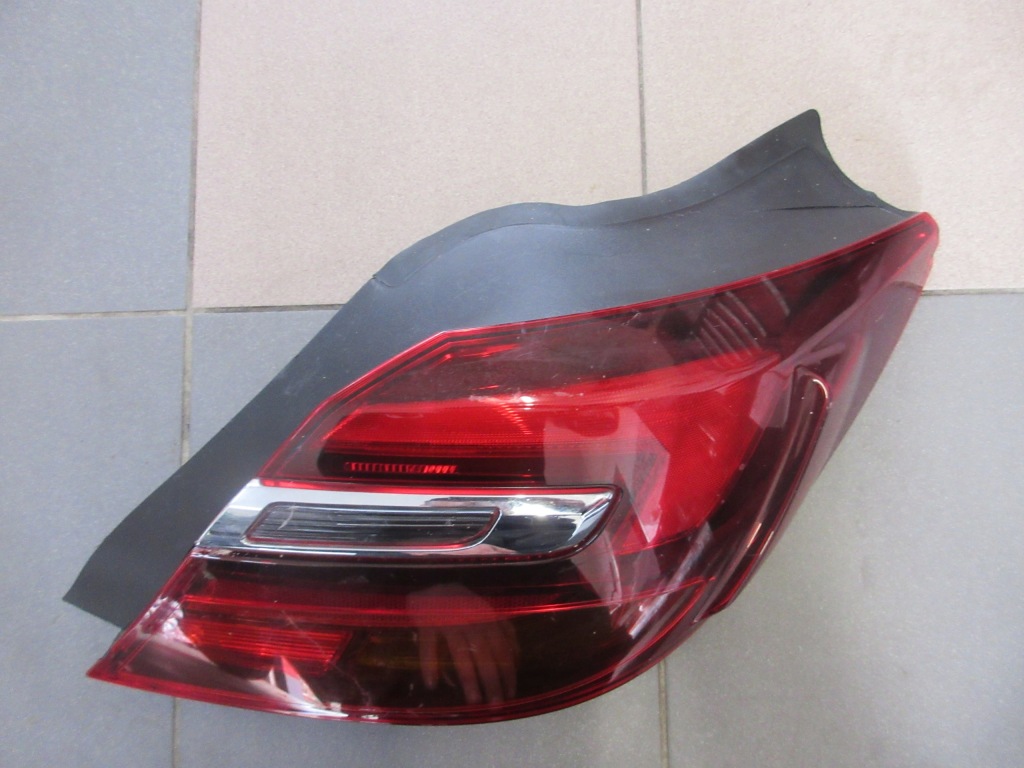 Фара задний  правый  insignia a рестайлинг  led оригинал hb с Разборки