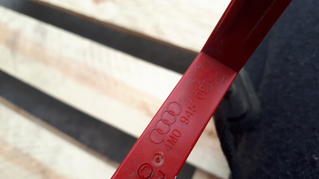 фото №8, A4 b9 8w третій світло стоп 4m0945097 kombi