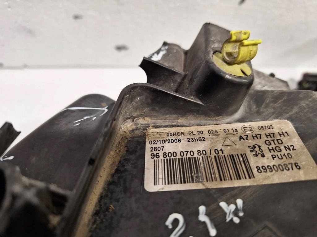 фото №10, Лампа перед правая 9680007080 peugeot 207 линза