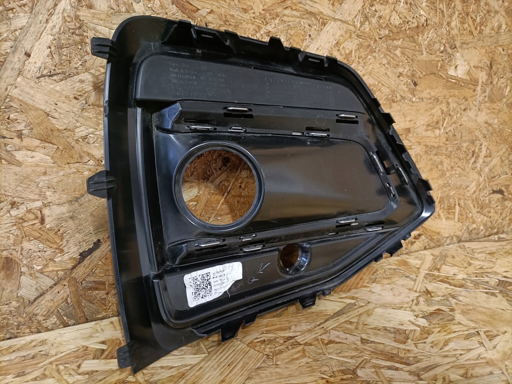 Audi q5 рестайлинг  s-line решётка бампера левая перед 80a807681n Киев