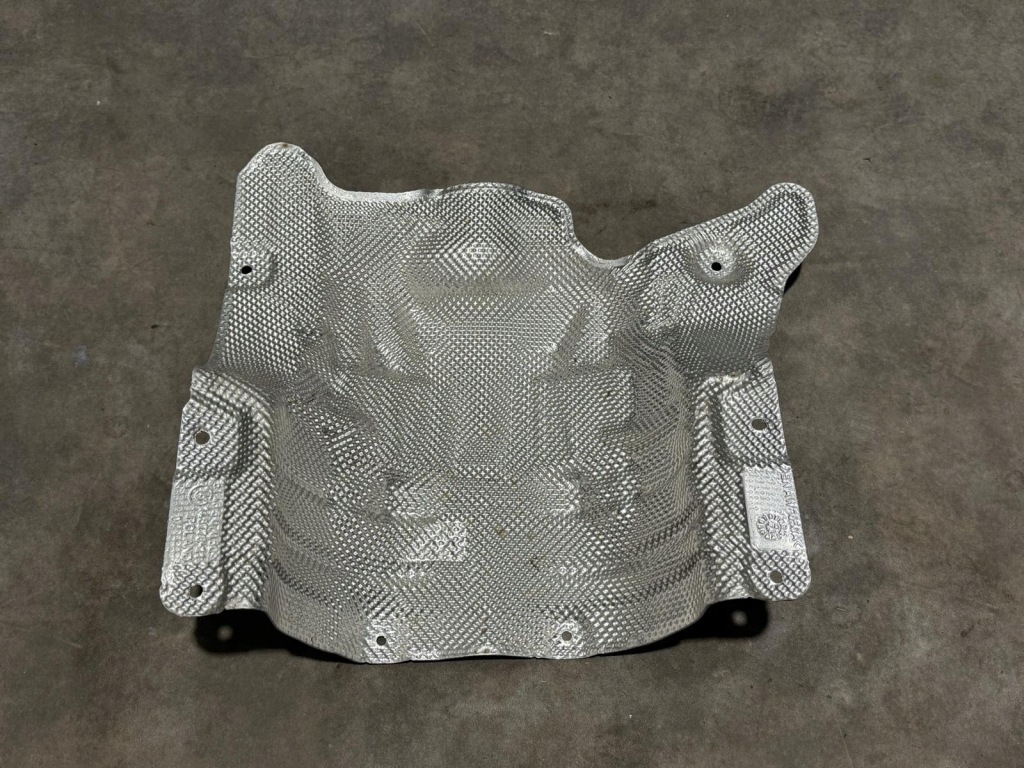 Купити Bmw m2 g87 накладка теплова 8070509