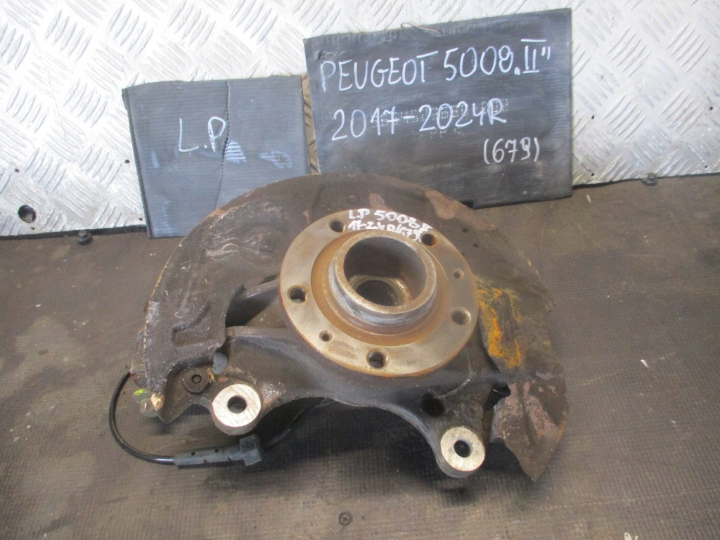 Купити Поворотний кулак лівий перед peugeot 5008 ii 17-24r