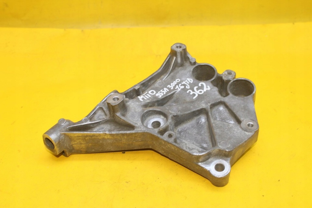 фото №1, Alfa romeo оригинальный номер 55214907 кронштейн компрессора