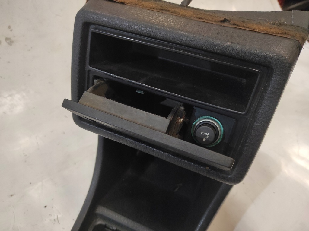 фото №7, Vw golf ii туннель средний прикуриватель пепельница