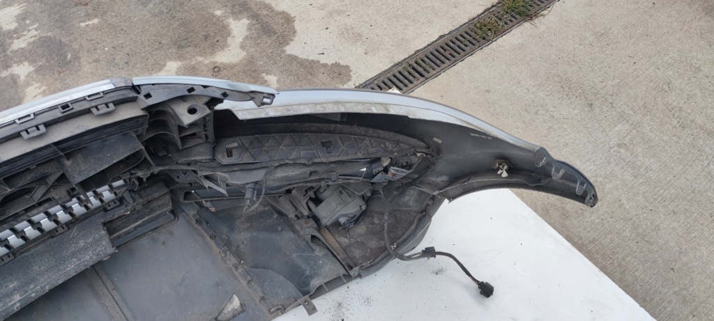 Бампер перед audi q7 4l cross off road омивачі pdc ly7g комплект оригінал ! Зі Шроту