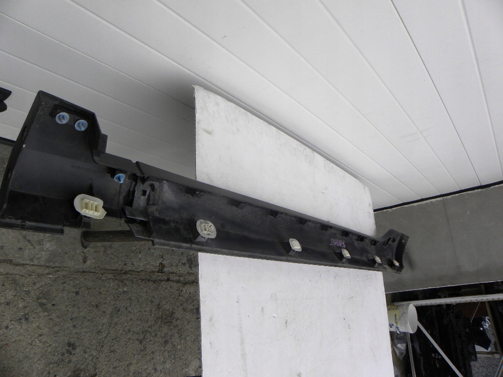 фото №4, Peugeot 2008 i накладка порог правая