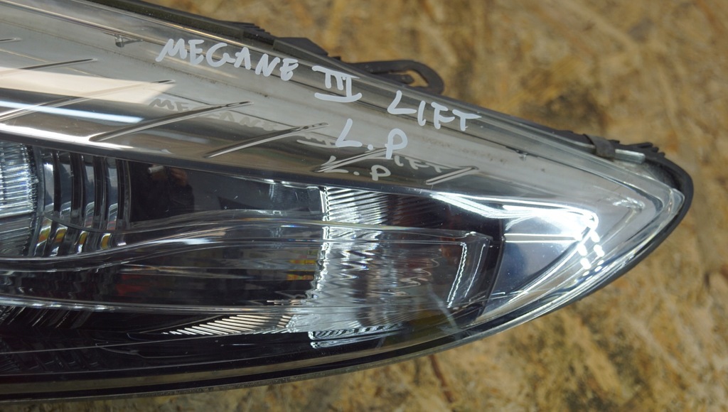фото №6, Лампа левый перед renault megane iii lift 12-13