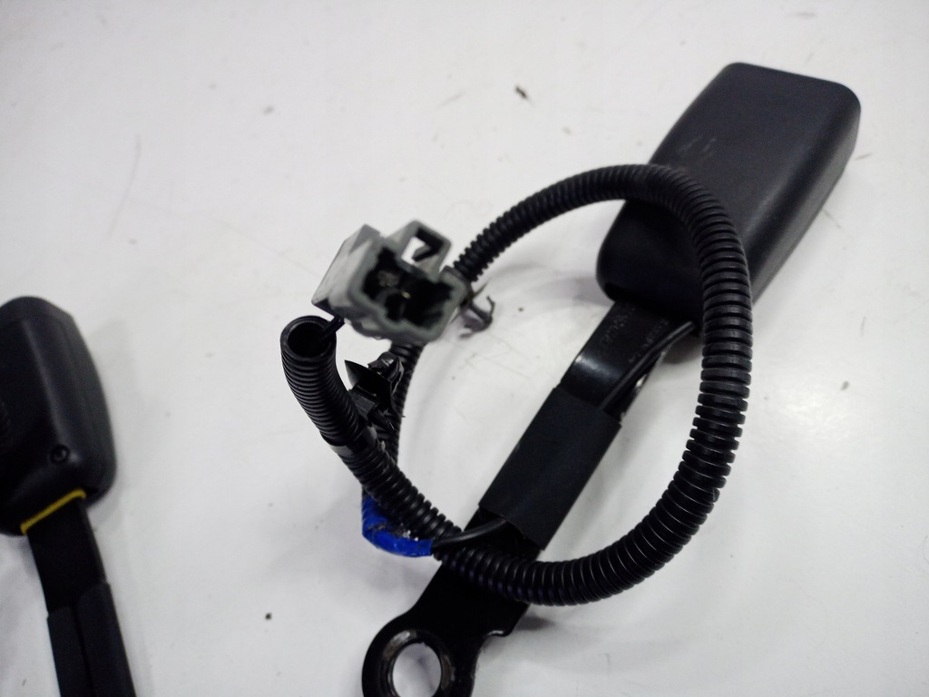 фото №3, Пряжка клипса поперечина перед kia optima iii