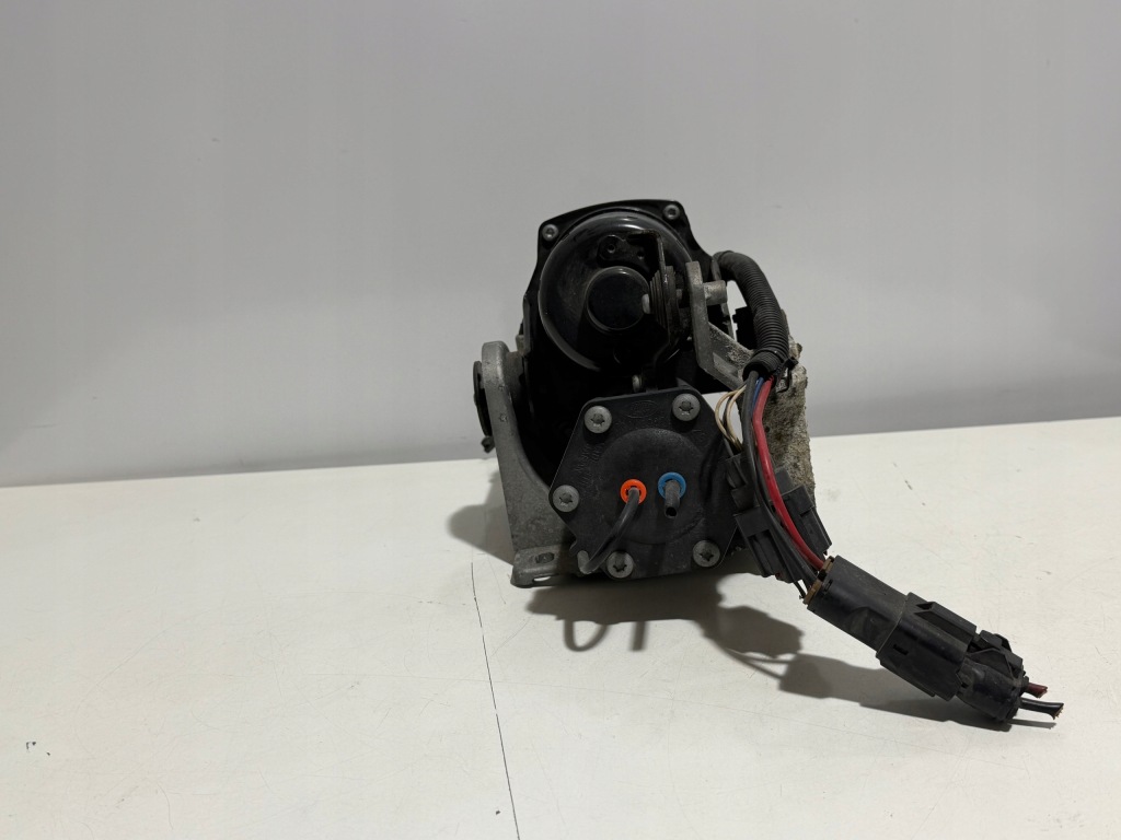 Компресор підвіска land rover discovery 3 6h22-19g525-af Доставка