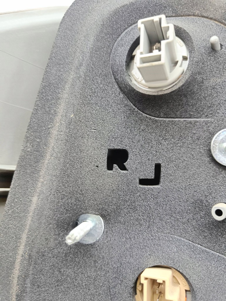 фото №13, Honda fr-v 2008 задняя сторона правая лампа задняя