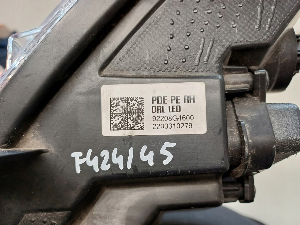 Hyundai i30 3 3 рестайлинг  20- противотуманная фара led drl правый 92208g4600 в Украине