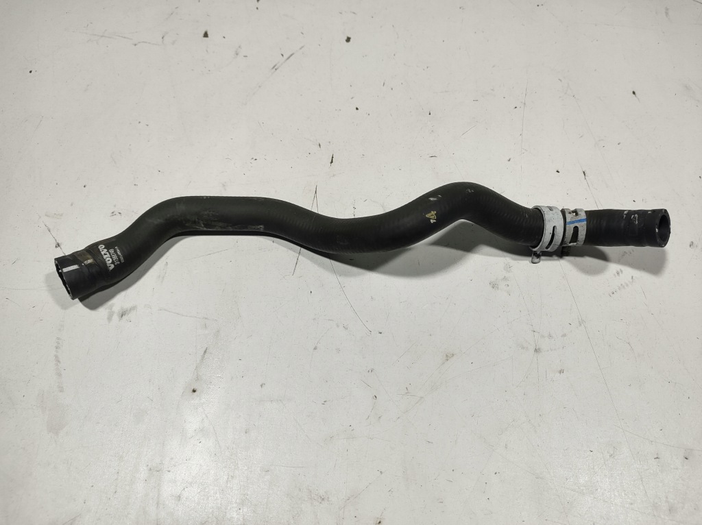 Купить Volvo xc60 2.0d 16- труба шланг пабтрубок  воды 31368749