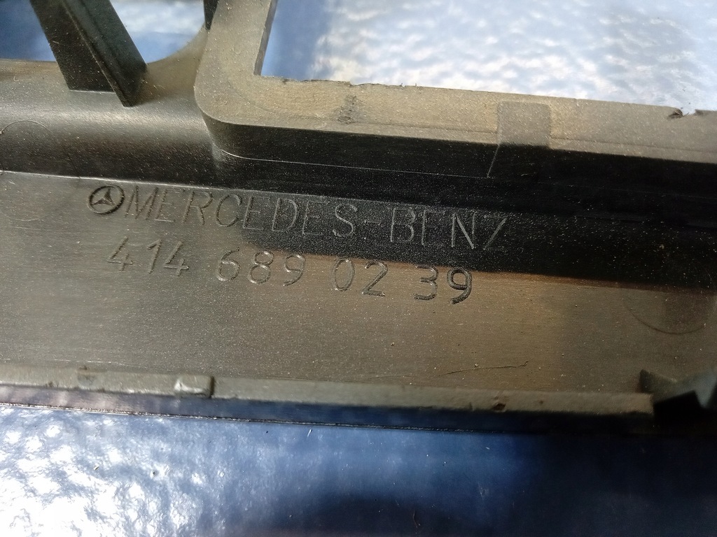 фото №3, Mercedes vaneo w414 рамка радіо dekor консолі