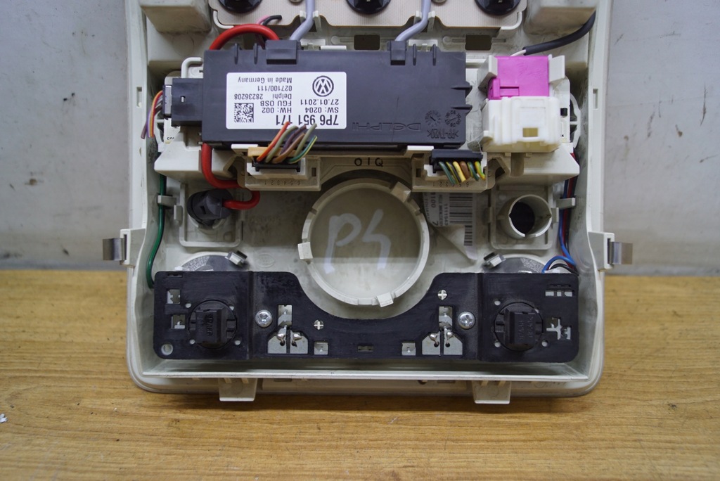 фото №6, Лампа потолочный vw touareg 7p 7p6947001