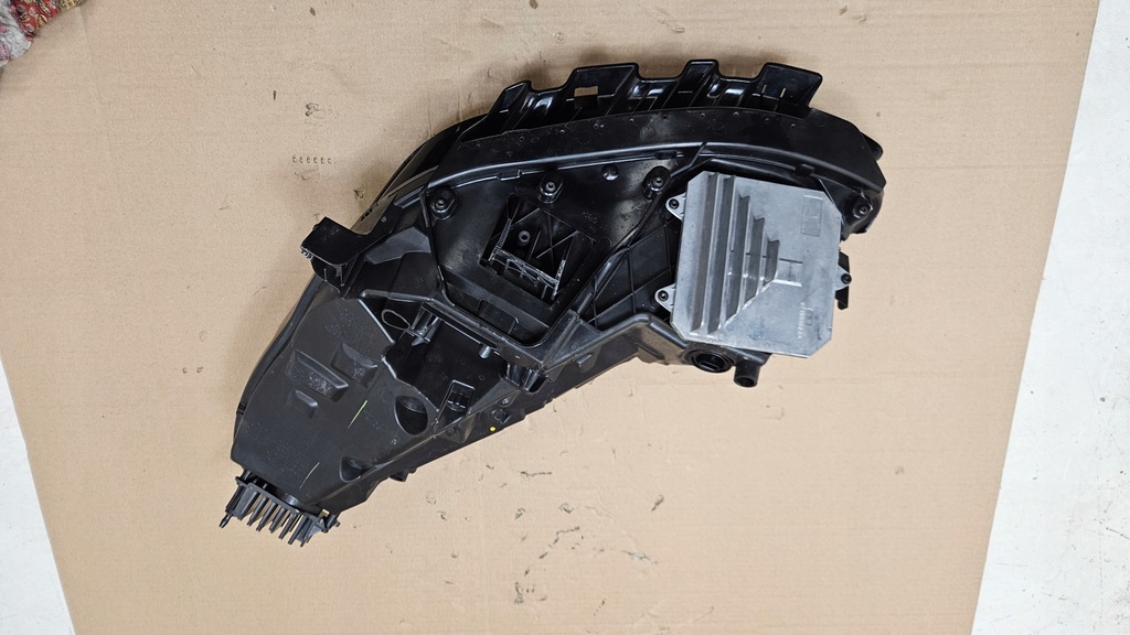 фото №9, Лампа перед правая tesla model 3 1077376-50-b