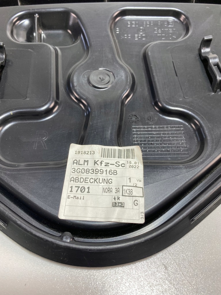 фото №3, Vw passat b8 заглушка / захист двері