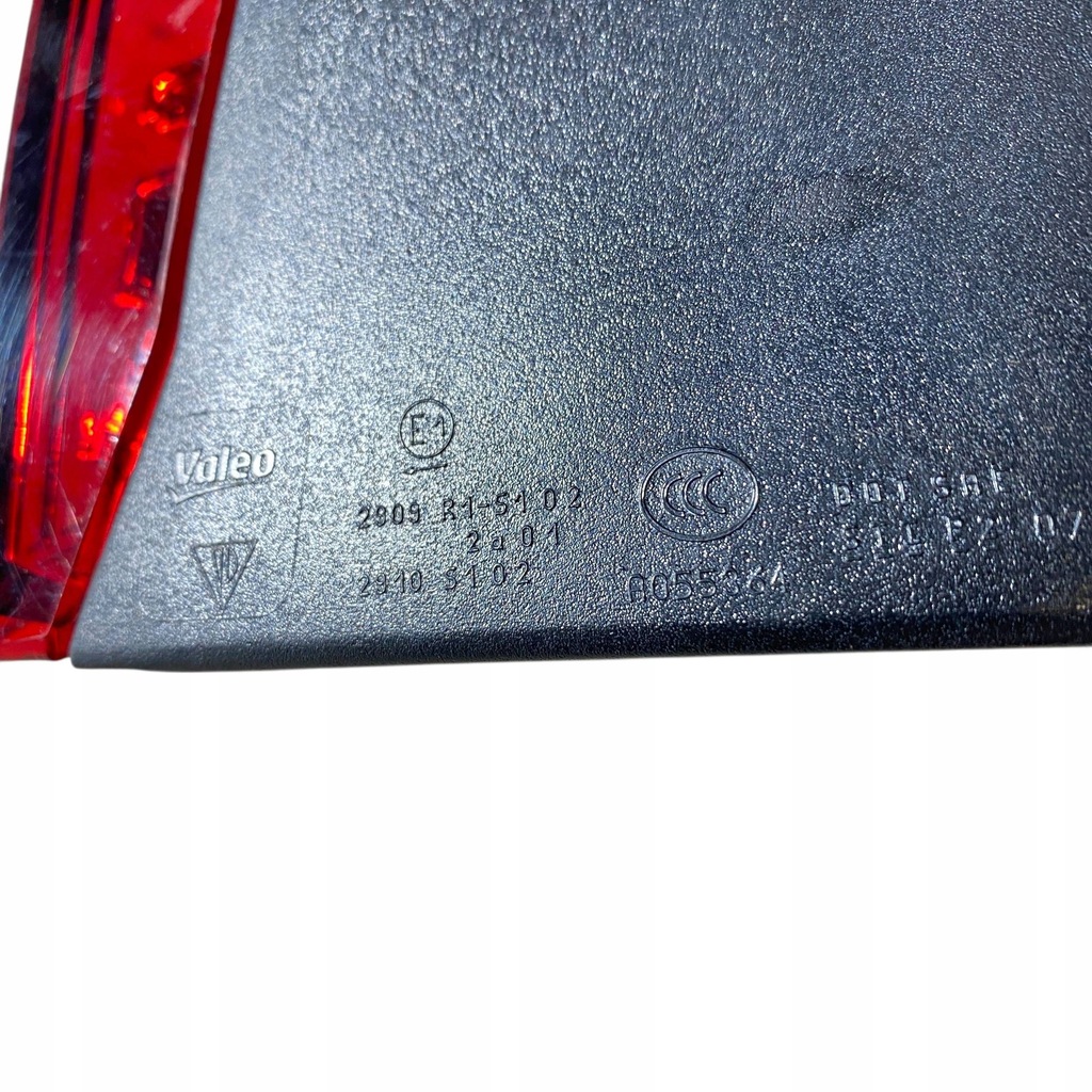 фото №11, Porsche cayenne 92a 2011 левая сторона лампа задняя