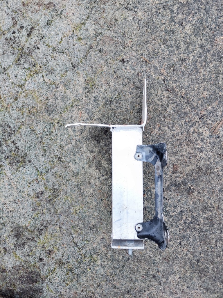 фото №1, Lexus rx v зона деформації балка балка нижній бампера перед