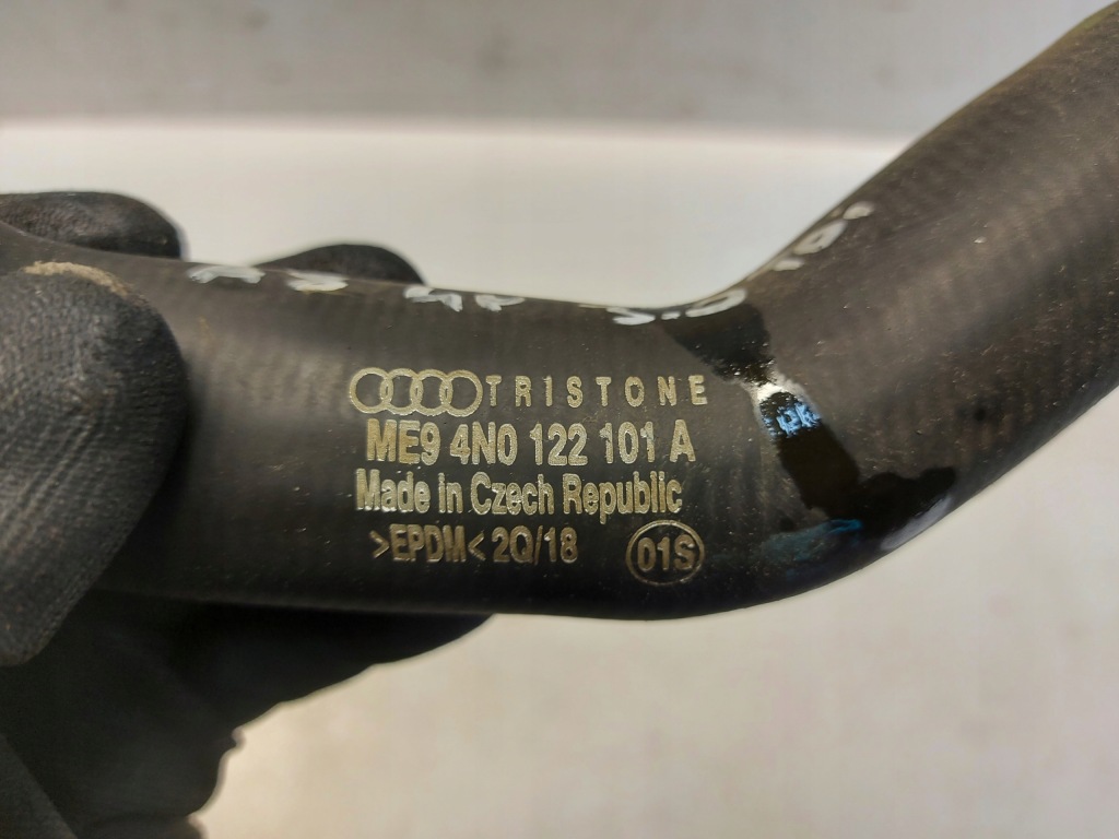 фото №3, Audi a8 d5 4n труба wąż wody