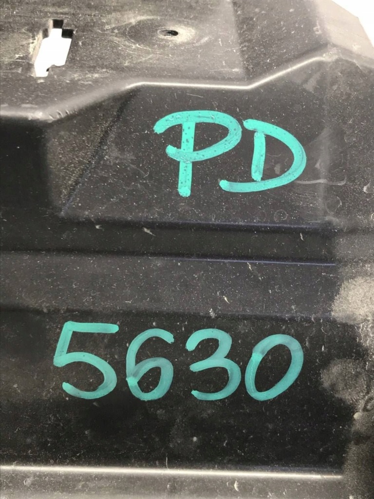 Mercedes-benz cle c236 захист сторона права a2368852402 Зі Шроту