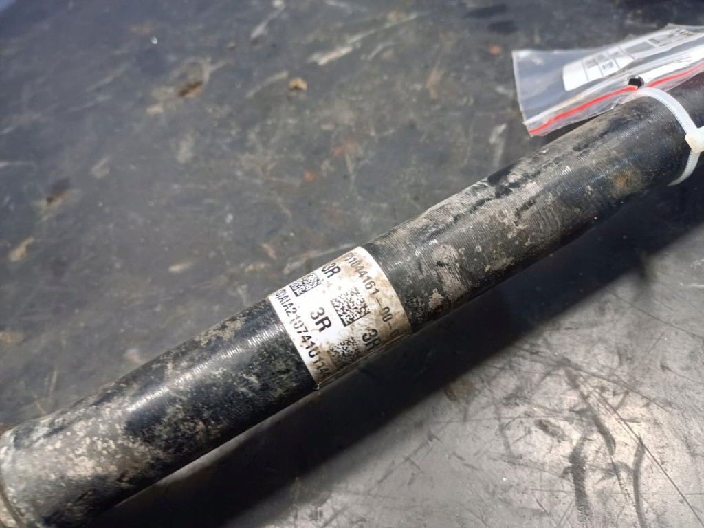 Tesla model 3 приводной вал левая задний  1044161-00-d Оригинал