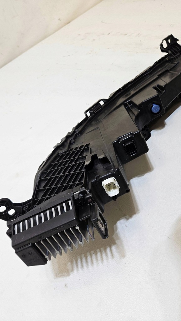 фото №8, Лампа верхний правая перед передняя drl led svarowski bmw 7 g70 9879936-13