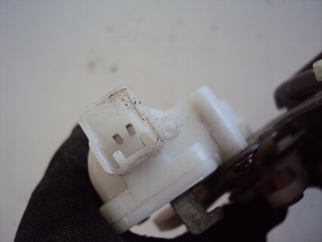 фото №4, Замок крышки задняя mazda 5 2008-2010