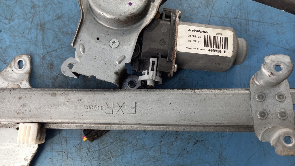 фото №5, Подъемник правый перед nissan note 1.4b 06r