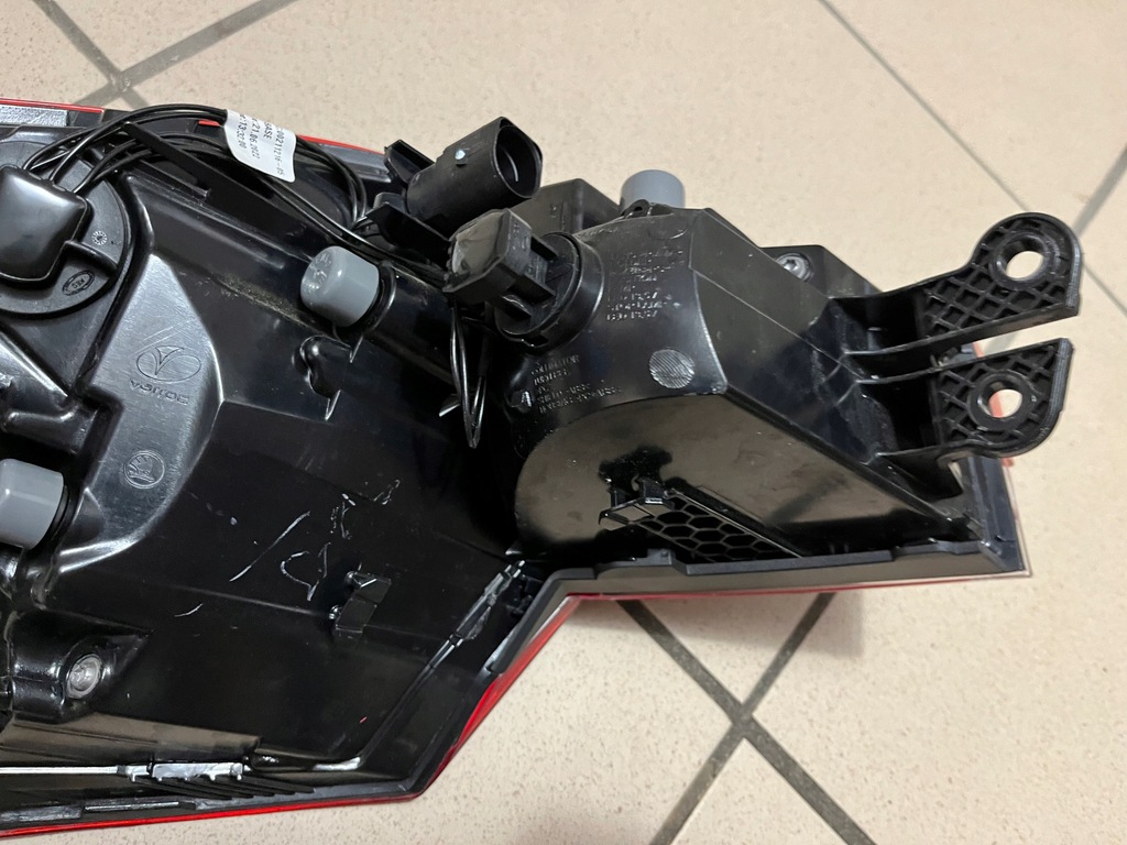 фото №14, Skoda kamiq kamik 658 лампа задня задня права