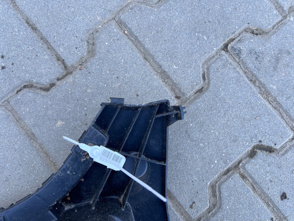 фото №8, Напрямна кронштейн бампера правий задня bmw 6 f12 f13 m набір 8050385