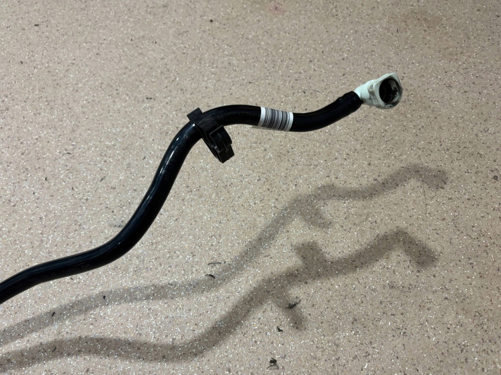 Заливная горловина топлива bmw m5 f90 8092327 Киев