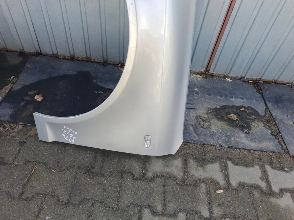 Крыло  левое  перед audi a6 c6 ly7w Недорого