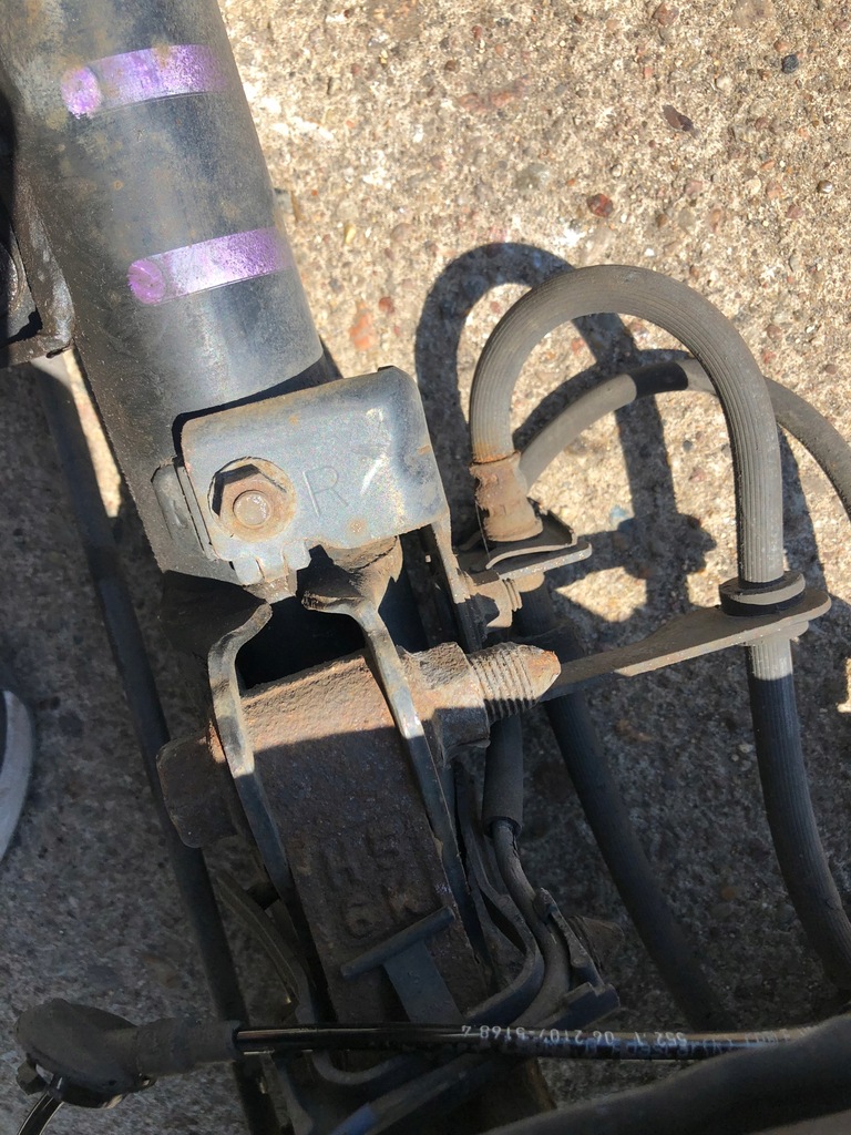 фото №6, Mitsubishi asx 2.2 zwrotnca правая амортизатор