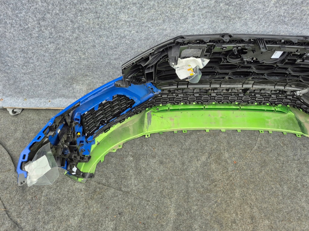 фото №12, Audi rsq8 q8 rs бампер перед оригинал 6x pdc камера