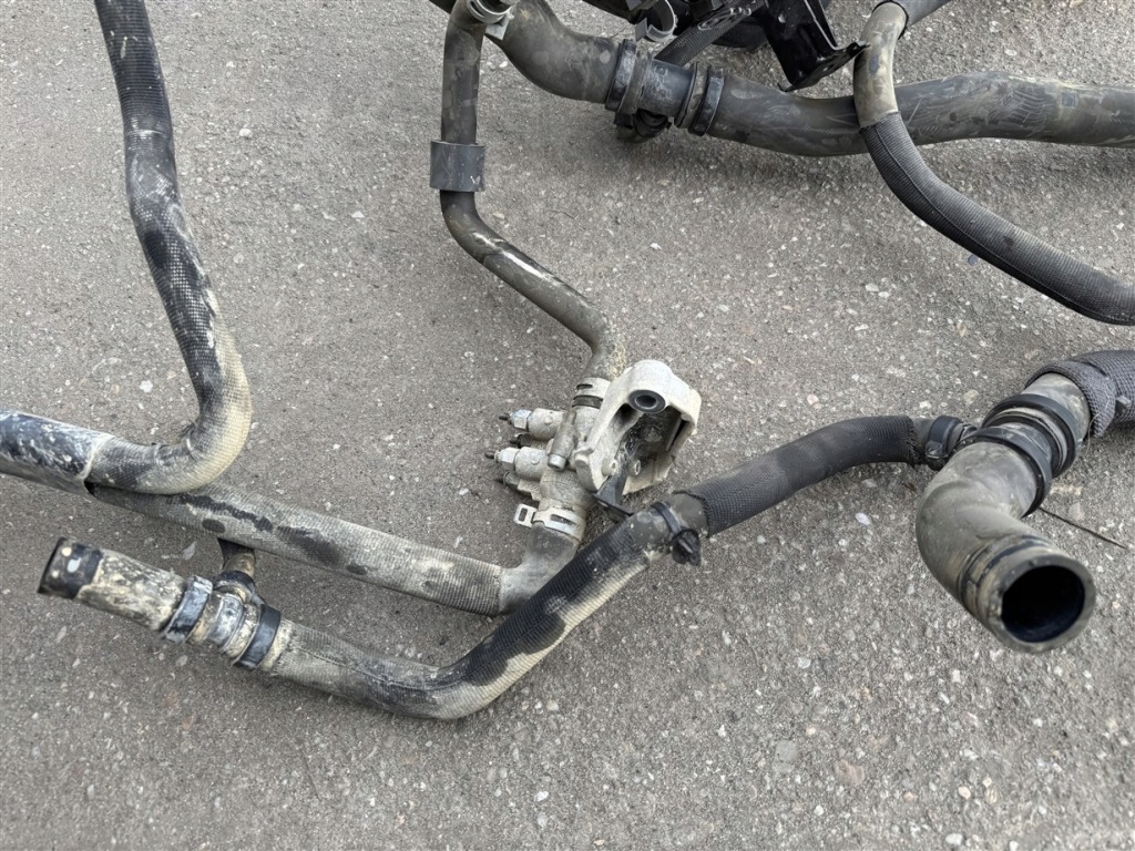 Шланги провода трубки радиатора воды помпа renault master 3 3 4 iv 2.3 dci в Украине
