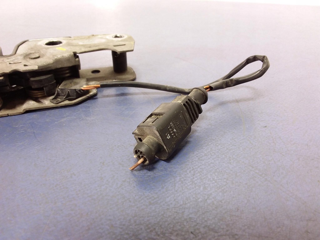 фото №5, Замок кришки двигуна skoda fabia 09- 15. roomster 11- 15