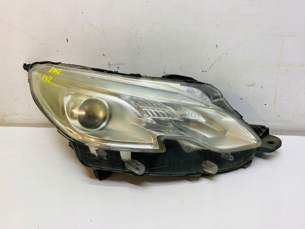 Купити Фара правий передня led лінза peugeot 2008 #211