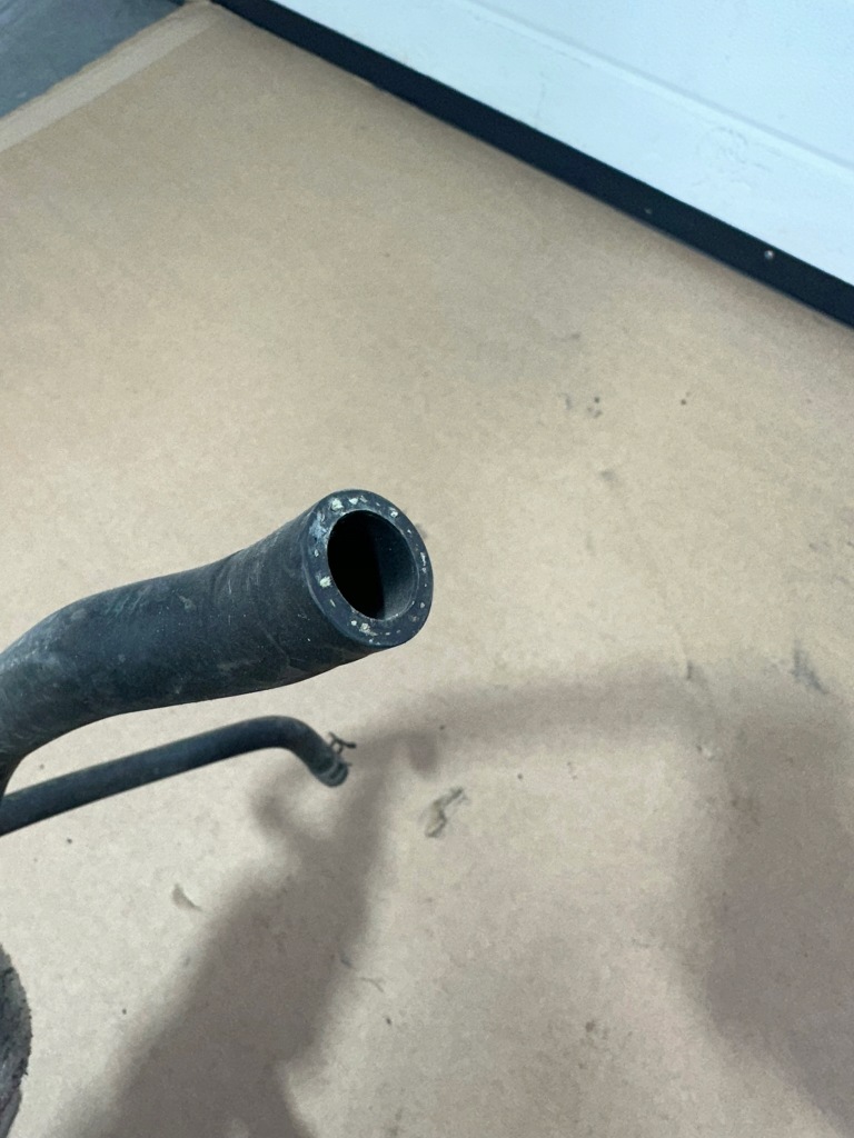 Шланг воды, пабтрубок  воды, трубка воды mercedes s klasa w222 Недорого