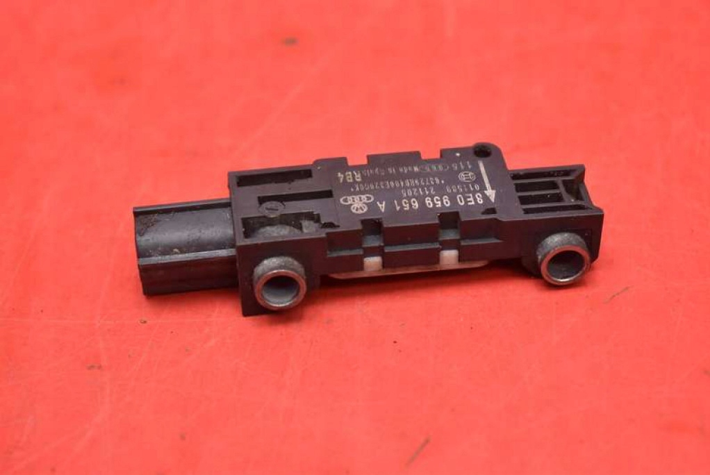 фото №5, Датчик ударный 8e0959651a audi a3 8p 04-08