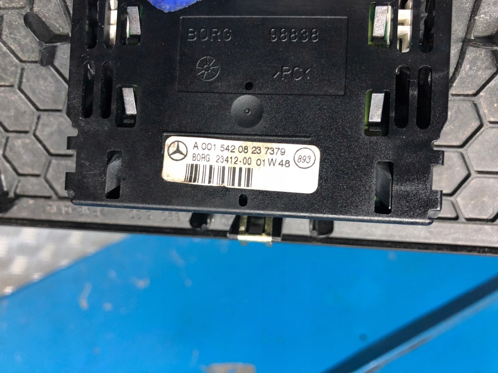 фото №7, Mercedes sl r230 защита накладка динамика задний полка a2306901530