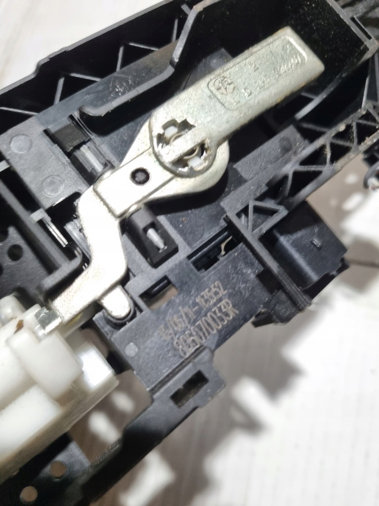 фото №13, Ручка лівий перед renault scenic iii kyeless