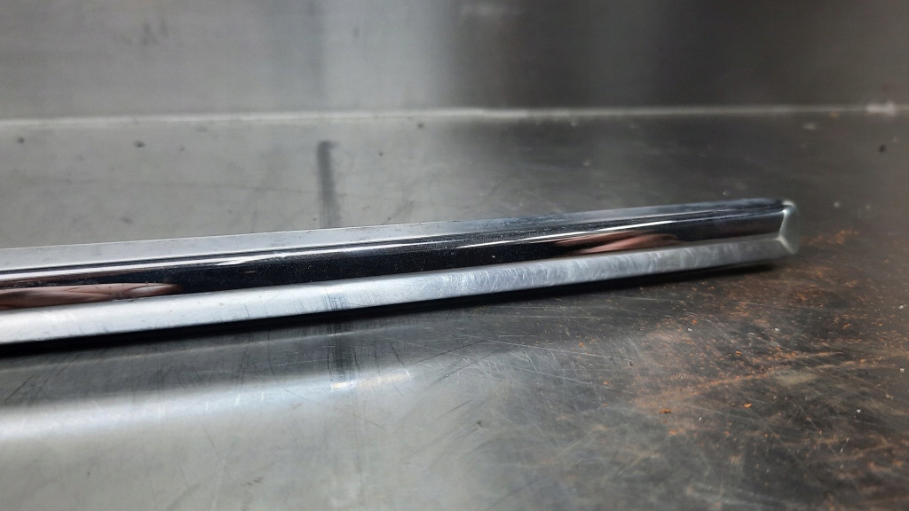 фото №8, Молдинг декоративная крышки задняя 30784236 volvo s80 ii 07-16r