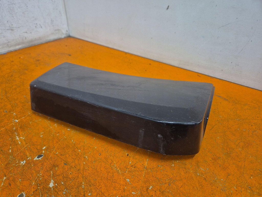 фото №5, Scania r 17- заглушка накладки крыла перед левая 2818829