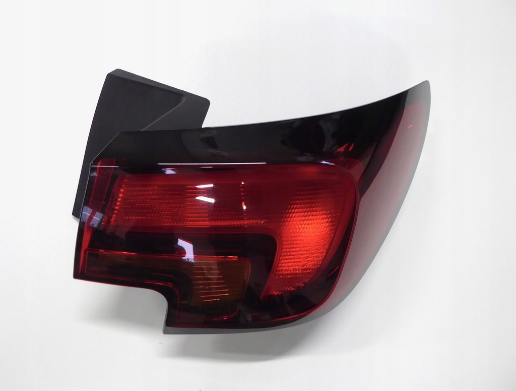 фото №1, Лампа правый задняя opel astra k hb хэтчбек