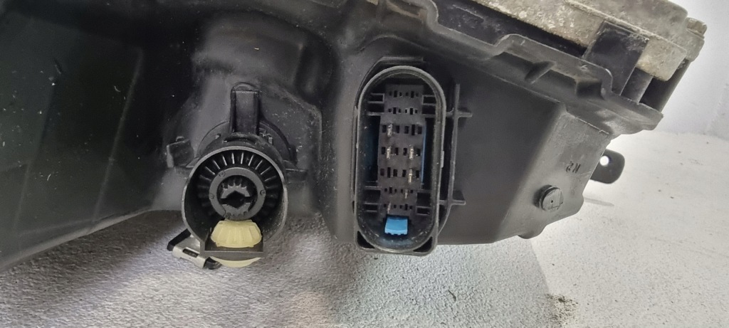 Фара правий перед передня tesla s рестайлінг  full led 16-20 Недорого